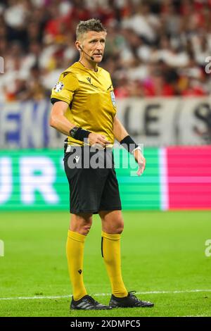 23 juin 2024, Hesse, Francfort/M. : Football : Championnat d'Europe, Suisse - Allemagne, tour préliminaire, groupe A, jour de match 3, Frankfurt Arena, arbitre Daniele Orsato officie le match. Photo : Christian Charisius/dpa Banque D'Images