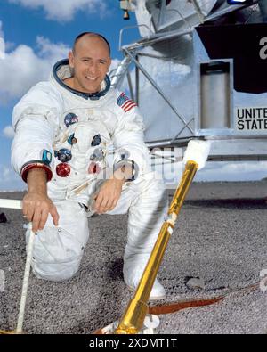 Portrait de l'astronaute Alan Bean, pilote du module lunaire de l'équipage principal de la mission Apollo 12 Lunar Landing, Alan LaVern Bean (1932 – 2018) astronaute de la NASA Banque D'Images