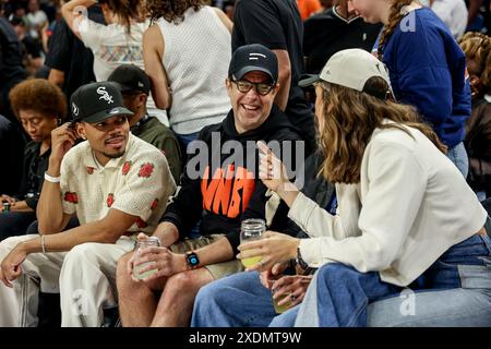 Chicago, États-Unis. 23 juin 2024. Chicago, USA, 23 juin 2024 : L'acteur Jason Sudeikis et chance the Rapper assistent au match entre le Chicago Sky et Indiana Fever le dimanche 23 juin 2024 à Wintrust Arena, Chicago, USA. (PAS D'USAGE COMMERCIAL) (Shaina Benhiyoun/SPP) crédit : SPP Sport Press photo. /Alamy Live News Banque D'Images