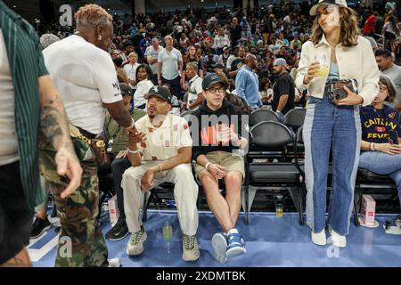 Chicago, États-Unis. 23 juin 2024. Chicago, USA, 23 juin 2024 : L'acteur Jason Sudeikis et chance the Rapper assistent au match entre le Chicago Sky et Indiana Fever le dimanche 23 juin 2024 à Wintrust Arena, Chicago, USA. (PAS D'USAGE COMMERCIAL) (Shaina Benhiyoun/SPP) crédit : SPP Sport Press photo. /Alamy Live News Banque D'Images