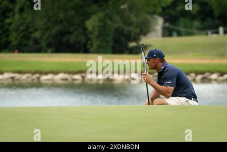 College Grove, Tennessee, États-Unis. 23 juin 2024. Bryson DeChambeau de Crushers GC se prépare au putt le dernier jour du tournoi de golf LIV de Nashville. (Crédit image : © Camden Hall/ZUMA Press Wire) USAGE ÉDITORIAL SEULEMENT! Non destiné à UN USAGE commercial ! Banque D'Images