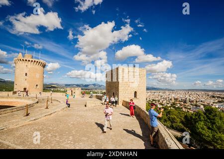 tour d'hommage, Château Bellver -XIVe siècle-, Palma de Majorque, Majorque, Îles Baléares, Espagne. Banque D'Images