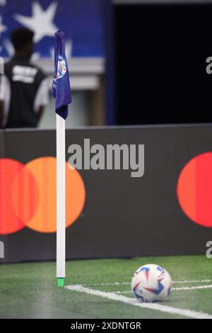 ARLINGTON, TX - 23 JUIN : ballon officiel du match entre les États-Unis et la Bolivie dans le cadre du groupe C de CONMEBOL Copa America 2024 au AT&T Stadium le 23 juin 2024 à Arlington, États-Unis. (Photo Alejandro Salazar/PxImages) Banque D'Images