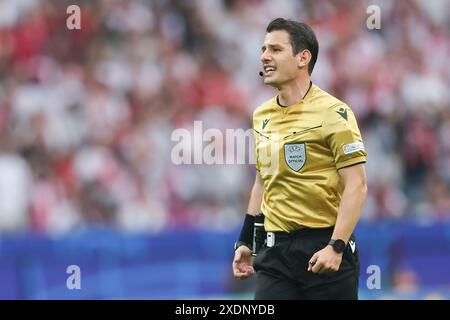 Berlin, Allemagne. 21 juin 2024. L'arbitre Halil Umut Meler de Turkiye vu lors du match de l'UEFA EURO 2024 entre la Pologne et l'Autriche à l'Olympiastadion. Score final : Pologne 1:3 Autriche. Crédit : SOPA images Limited/Alamy Live News Banque D'Images