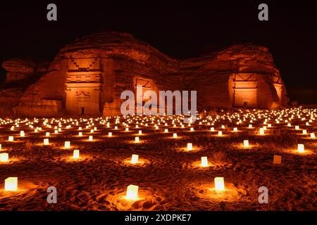 Géographie / voyage, Arabie Saoudite, illuminé Nabataeer-Graeber la nuit, Hegra ou Mada'in Salih, AUTORISATION-DROITS-SUPPLÉMENTAIRE-INFO-NON-DISPONIBLE Banque D'Images