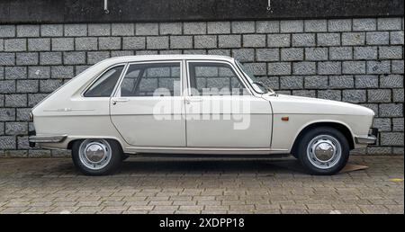 Lelystad, pays-Bas, 16.06.2024, Classic car Renault 16 TA de 1970 à la Journée nationale du vieux chronomètre Banque D'Images