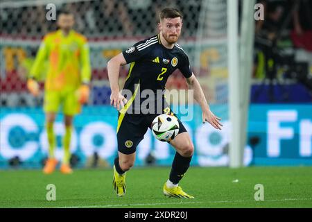 Stuttgart, Allemagne. 23 juin 2024. L'écossais Anthony Ralston lors du match de l'UEFA Euro 2024 opposant l'Écosse à la Hongrie, Groupe A, date 3, a joué au Mercedes-Benz Arena Stadium le 23 juin 2024 à Stuttgart, en Allemagne. (Photo de Bagu Blanco/PRESSINPHOTO) crédit : AGENCE SPORTIVE PRESSINPHOTO/Alamy Live News Banque D'Images