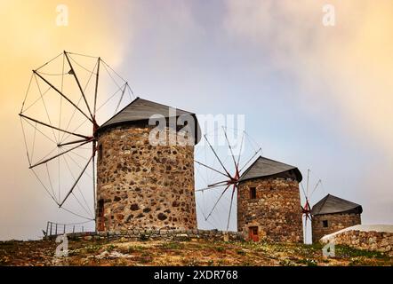 Moulins à vent de Patmos, Chora, île de Patmos, Dodécanèse, îles grecques, Grèce, Europe Banque D'Images