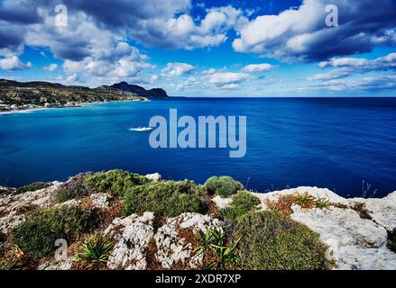 Côte de la plage de Stegna et Archangelos sur l'île de Rhodes, Dodécanèse, Grèce Banque D'Images