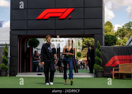 CIRCUIT DE BARCELONA-CATALUNYA, ESPAGNE - 22 JUIN : Laila Hasonovic, la petite amie de Mick Schumacher, lors du Grand Prix d'Espagne au circuit de Barcelona-Catalunya le samedi 22 juin 2024 à Montmelo, Espagne. (Photo de Michael Potts/BSR Agency) crédit : BSR Agency/Alamy Live News Banque D'Images