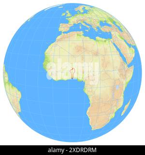 Vue de la Terre depuis l'espace montrant l'emplacement du pays Bénin en Afrique. Le pays est mis en évidence par un polygone rouge. Les petits pays sont un Banque D'Images