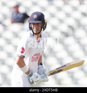 Birmingham, Royaume-Uni. 24 juin 2024. Nick Gubbins lors du jour 2 du match de championnat du comté de Division 1 entre le Warwickshire CCC et le Hampshire CCC à Edgbaston Cricket Ground, Birmingham, Angleterre le 24 juin 2024. Photo de Stuart Leggett. Utilisation éditoriale uniquement, licence requise pour une utilisation commerciale. Aucune utilisation dans les Paris, les jeux ou les publications d'un club/ligue/joueur. Crédit : UK Sports pics Ltd/Alamy Live News Banque D'Images