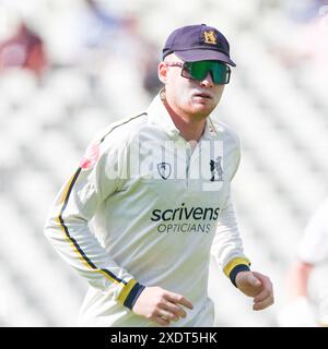 Birmingham, Royaume-Uni. 24 juin 2024. Dan Mousley. Au cours de la deuxième journée du County Championship Division One match entre Warwickshire CCC et Hampshire CCC à Edgbaston Cricket Ground, Birmingham, Angleterre le 24 juin 2024. Photo de Stuart Leggett. Utilisation éditoriale uniquement, licence requise pour une utilisation commerciale. Aucune utilisation dans les Paris, les jeux ou les publications d'un club/ligue/joueur. Crédit : UK Sports pics Ltd/Alamy Live News Banque D'Images