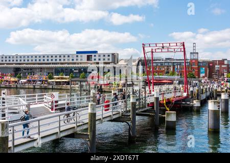 Kiel, Deutschland, 24. Jun. 24 Impressionen von der Kieler Woche 2024 im Bereich der Hörn, und sdem Germaniabecken dem Endausläufer der Kieler Förde *** Kiel, Allemagne, 24 juin 24 impressions du Kieler Woche 2024 dans la région de Hörn, et du Germaniabecken, dernier tronçon du fjord de Kiel Banque D'Images