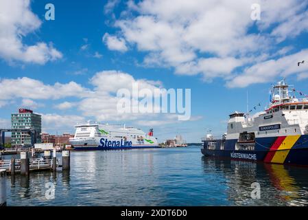 Kiel, Deutschland, 24. Jun. 24 Impressionen von der Kieler Woche 2024 im Bereich der Hörn, und sdem Germaniabecken dem Endausläufer der Kieler Förde *** Kiel, Allemagne, 24 juin 24 impressions du Kieler Woche 2024 dans la région de Hörn, et du Germaniabecken, dernier tronçon du fjord de Kiel Banque D'Images