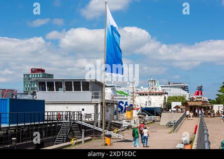 Kiel, Deutschland, 24. Jun. 24 Impressionen von der Kieler Woche 2024 im Bereich der Hörn, und sdem Germaniabecken dem Endausläufer der Kieler Förde *** Kiel, Allemagne, 24 juin 24 impressions du Kieler Woche 2024 dans la région de Hörn, et du Germaniabecken, dernier tronçon du fjord de Kiel Banque D'Images