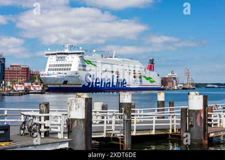 Kiel, Deutschland, 24. Jun. 24 Impressionen von der Kieler Woche 2024 im Bereich der Hörn, und sdem Germaniabecken dem Endausläufer der Kieler Förde *** Kiel, Allemagne, 24 juin 24 impressions du Kieler Woche 2024 dans la région de Hörn, et du Germaniabecken, dernier tronçon du fjord de Kiel Banque D'Images