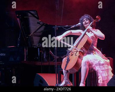 Concert de musique - Ana CARLA MAZA - CARIBE SUMMER TOUR Ana Carla Maza pendant Ana CARLA MAZA - CARIBE SUMMER TOUR, concert de musique à Vérone, Italie, 23 juin 2024 Verona Teatro Romano Italie Copyright : xMariaxCristinaxNapolitanox/xLiveMediax LPM 1417335 Banque D'Images