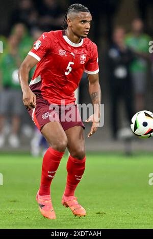 Manuel Akanji (5) de Suisse photographié lors d'un match de football entre les équipes nationales de Suisse et d'Allemagne lors de la troisième journée du groupe A dans la phase de groupes du tournoi UEFA Euro 2024 , le dimanche 23 juin 2024 à Francfort , Allemagne . PHOTO SPORTPIX | David Catry Banque D'Images