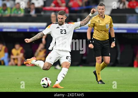Robert Andrich (23 ans) de l'Allemagne photographié lors d'un match de football entre les équipes nationales de Suisse et d'Allemagne le troisième jour du groupe A dans la phase de groupes du tournoi UEFA Euro 2024 , le dimanche 23 juin 2024 à Francfort , Allemagne . PHOTO SPORTPIX | David Catry Banque D'Images