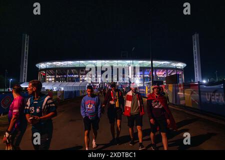 Francfort, Allemagne. 24 juin 2024. En dehors du stade de Francfort-sur-le-main après un match de football entre les équipes nationales de Suisse et d'Allemagne lors de la troisième journée du groupe A dans la phase de groupes du tournoi UEFA Euro 2024, le lundi 24 juin 2024 à Francfort, Allemagne . Crédit : Sportpix/Alamy Live News Banque D'Images