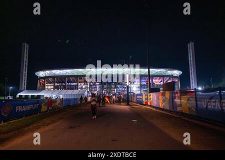 Francfort, Allemagne. 24 juin 2024. En dehors du stade de Francfort-sur-le-main après un match de football entre les équipes nationales de Suisse et d'Allemagne lors de la troisième journée du groupe A dans la phase de groupes du tournoi UEFA Euro 2024, le lundi 24 juin 2024 à Francfort, Allemagne . Crédit : Sportpix/Alamy Live News Banque D'Images