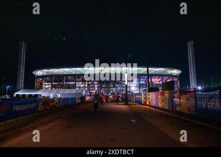 Francfort, Allemagne. 24 juin 2024. En dehors du stade de Francfort-sur-le-main après un match de football entre les équipes nationales de Suisse et d'Allemagne lors de la troisième journée du groupe A dans la phase de groupes du tournoi UEFA Euro 2024, le lundi 24 juin 2024 à Francfort, Allemagne . Crédit : Sportpix/Alamy Live News Banque D'Images