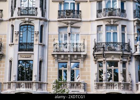Façade Art Nouveau d'un bâtiment à Madrid Banque D'Images
