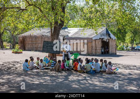 Mozambique, Sofala, Caia, Amambos, salle de classe rurale Banque D'Images