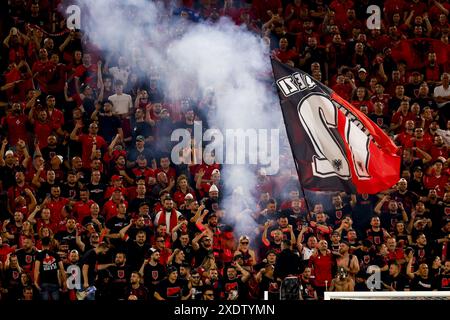Dusseldorf, Allemagne. 24 juin 2024. DUSSELDORF, Dusseldorf Arena, 24-06-2024, Championnat d'Europe de football Euro2024, match de groupes no.27 entre l'Albanie et l'Espagne, fans de l'Albanie crédit : Pro Shots/Alamy Live News Banque D'Images