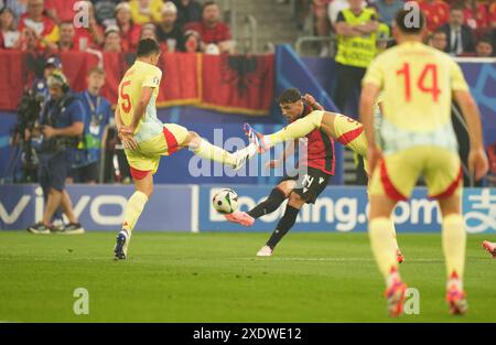 Qazim Laci de l'Albanie lors de l'EURO 2024, match de football du groupe B entre l'Albanie et l'Espagne le 24 juin 2024 à l'Arena Dusseldorf, Dusseldorf, Allemagne. Photo Nderim Kaceli Banque D'Images