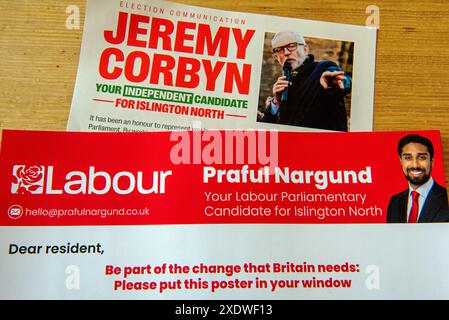 Les tracts électoraux pour Islington North, Jeremy Corbyn Independent et Praful Nargund Labour s'affrontent. Londres Angleterre Grande-Bretagne Royaume-Uni juillet 2024. Banque D'Images