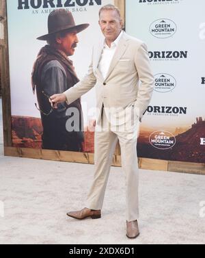 Los Angeles, États-Unis. 24 juin 2024. Kevin Costner arrive à The HORIZON : AN AMERICAN saga CHAPTER 1 Los Angeles Premiere au Regency Village Theatre de Westwood, CA, le lundi 24 juin 2024. (Photo de Sthanlee B. Mirador/Sipa USA) crédit : Sipa USA/Alamy Live News Banque D'Images