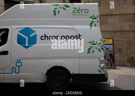 Bordeaux , France - 06 23 2024 : Chronopost Electric Delivery van signe logo et texte de marque sur le camion panneau zéro émission post transporteur français Banque D'Images