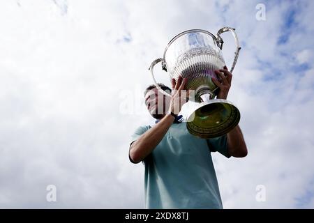 Dossier photo datée du 23/06/24 de Tommy Paul. Les meilleurs joueurs de tennis du monde sont descendus sur SW19 dans l'espoir de réussir à Wimbledon. Gagner le titre Queen Club dimanche a permis à Paul, 27 ans, de devancer Taylor Fritz pour devenir le nouveau numéro un américain. Date d'émission : mardi 25 juin 2024. Banque D'Images