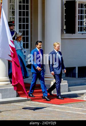 La Haye, pays-Bas, 24-06-2024 L'émir de l'État du Qatar, son Altesse le cheikh Tamim bin Hamad Al Thani, effectue une visite officielle aux pays-Bas le lundi 24 juin. Il est accompagné de son épouse, son Altesse Sheika Jawaher bint Hamad Al Thani. L'émir est officiellement reçu par sa Majesté le Roi et sa Majesté la Reine Máxima. Crédit : NLBeeld/Patrick van EMST Banque D'Images