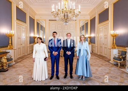 La Haye, pays-Bas, 24-06-2024 L'émir de l'État du Qatar, son Altesse le cheikh Tamim bin Hamad Al Thani, effectue une visite officielle aux pays-Bas le lundi 24 juin. Il est accompagné de son épouse, son Altesse Sheika Jawaher bint Hamad Al Thani. L'émir est officiellement reçu par sa Majesté le Roi et sa Majesté la Reine Máxima. Crédit : NLBeeld/Patrick van EMST Banque D'Images