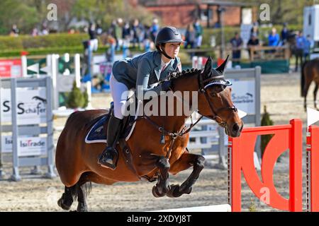 Championnats de poney d'Allemagne du Sud compétition de saut de poney Kranichsteiner Hof Banque D'Images