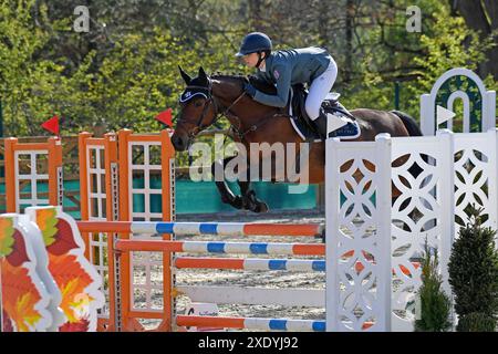 Championnats de poney d'Allemagne du Sud compétition de saut de poney Kranichsteiner Hof Banque D'Images