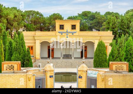 Yazd, Iran - 27 octobre 2018 : vue panoramique du Yazd Atash Behram. Le temple du feu zoroastrien est une attraction touristique populaire du moyen-Orient. Banque D'Images