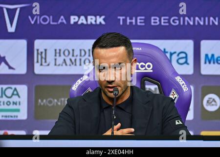 L'entraîneur d'ACF Fiorentina, Raffaele Palladino, lors de la présentation du nouvel entraîneur-chef d'ACF Fiorentina, Raffaele Palladino, autre à Florence, Italie, juin 25 2024 Banque D'Images