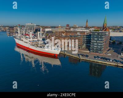 Vue aérienne du port de Kiel, Schleswig-Holstein, Allemagne. Vue aérienne du plus grand musée du monde Banque D'Images