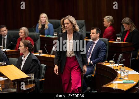 Rebecca White, leader travailliste de Tasmanie, au Parlement de Tasmanie à Hobart, le mardi 14 mai 2024. Le parlement de Tasmanie siégera pour la première fois depuis les élections du 23 mars. AAP image/Pool, Chris Kidd NO ARCHIVING HOBART Parliament House, 1 Salamanca PL, Hobart TAS 7000, Australie TASMANIE AUSTRALIE *** PARLEMENT RETOUR Rebecca White, leader travailliste de Tasmanie, au Parlement de Tasmanie à Hobart, le mardi 14 mai 2024 le parlement de Tasmanie siégera pour la première fois depuis l'élection du 23 mars AAP image Pool, Chris Kidd NO ARCHIVING HOBART Parliament House, 1 Salama Banque D'Images