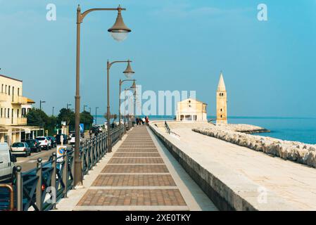 Église Notre Dame de l'Ange sur la plage de Caorle, Italie Banque D'Images