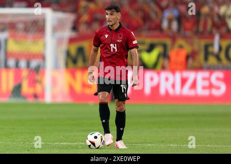 DUSSELDORF, ALLEMAGNE - 24 JUIN : L'Albanais Qazim Laci en action lors du match Groupe B - UEFA EURO 2024 opposant l'Albanie et l'Espagne à la Dusseldorf Arena le 24 juin 2024 à Dusseldorf, Allemagne. (Photo de Joris Verwijst/BSR Agency) Banque D'Images