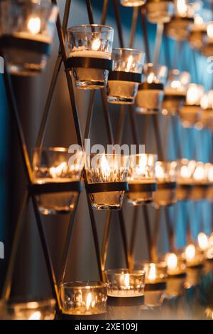 Décorations de mariage élégantes faites de fleurs naturelles Banque D'Images