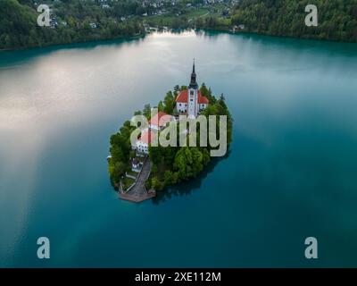Lac de Bled avec église sur une petite île Banque D'Images