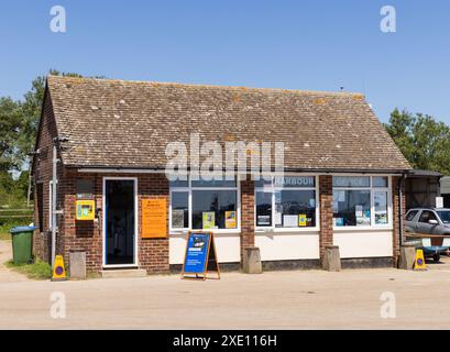 Le bureau du port sur Orford Quay. Suffolk. ROYAUME-UNI Banque D'Images