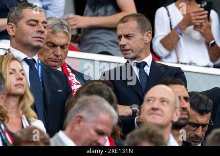 Viktor Orban (Ungarn, Ministerpraesident), Aleksandar Ceferin (UEFA Praesident), GER, Allemagne (GER) v. Ungarn (HUN), Fussball Europameisterschaft, UEFA EURO 2024, Gruppe A, 2. Spieltag, 19.06.2024 Foto : Eibner-Pressefoto/Michael Memmler Banque D'Images