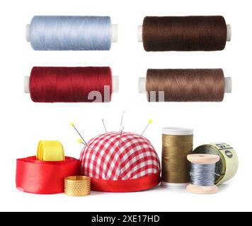 Set avec différents trucs de couture isolés sur blanc Banque D'Images